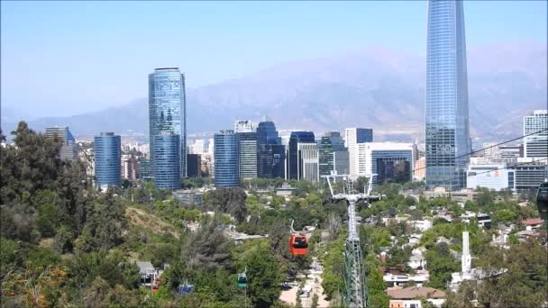 Passeio de teleférico em Santiago, Chile — Vídeo de Stock