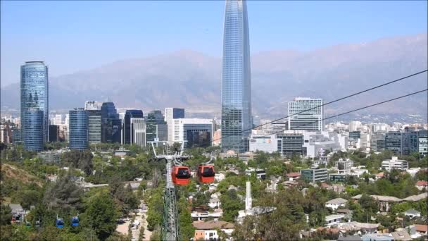 Passeio de teleférico em Santiago, Chile — Vídeo de Stock