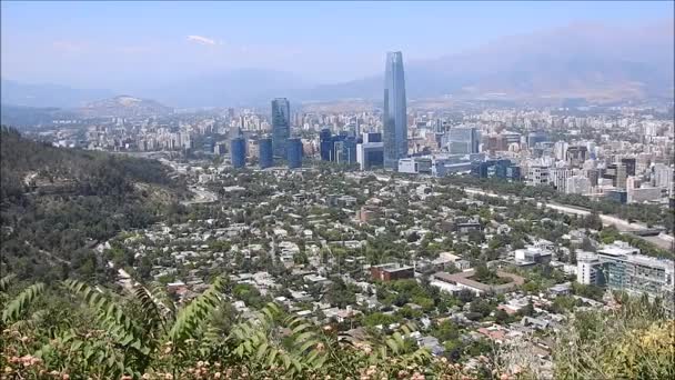 Paesaggio urbano e grattacieli a Santiago, Cile — Video Stock