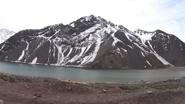 Dağ kar ve lagün Santiago, Chile