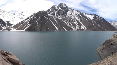 Dağ kar ve lagün Santiago, Chile