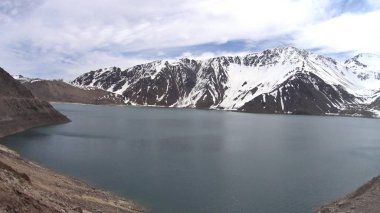 Dağ kar ve lagün Santiago, Chile