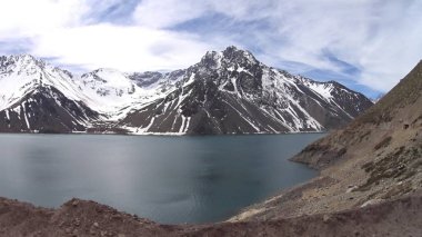 Dağ kar ve lagün Santiago, Chile