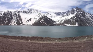 Dağ kar ve lagün Santiago, Chile
