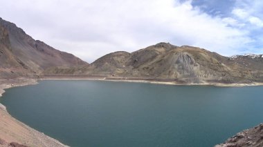 Dağ kar ve lagün Santiago, Chile