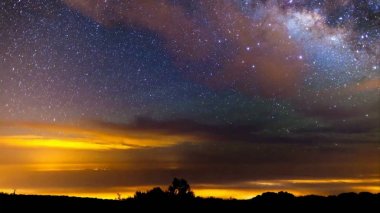 Star iz ve Samanyolu içinde Şili Atacama Çölü 