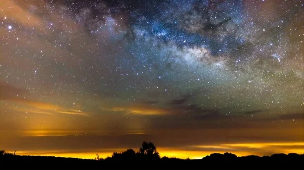 Star iz ve Samanyolu içinde Şili Atacama Çölü 