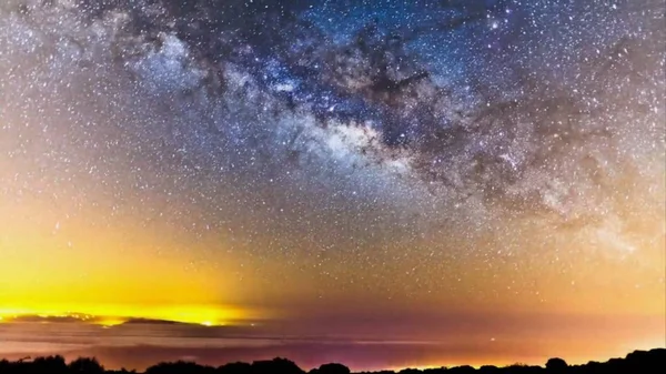 Star iz ve Samanyolu içinde Şili Atacama Çölü 