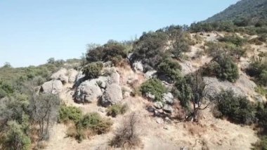 Dağ manzarası ve Şili kayalarda havadan görünümü