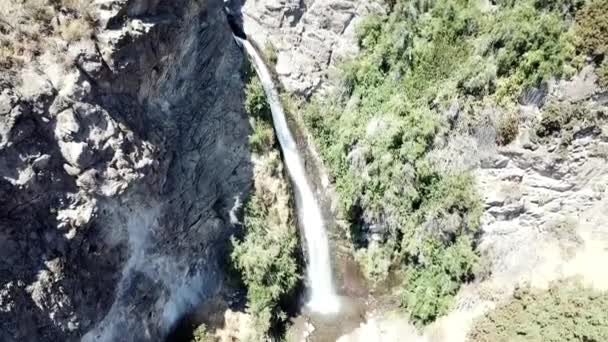 Flygfoto Över Vattenfall Och Skog Santiago Chile — Stockvideo