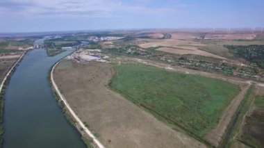 Tuna Nehri ve yel değirmenleri, Cernavoda, Romanya Hava görünümünü