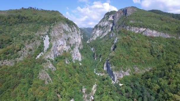 Luchtfoto van Parang bergen, Roemenië — Stockvideo