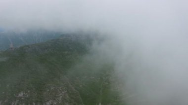Uçan bulutlar reveil Bucegi Dağları