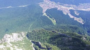 Caraiman tepe, Romanya'dan Bucegi şehrin havadan görünümü