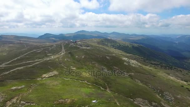 Aerial view of Babele chalet on Bucegi plateau, Romania — Stock Video