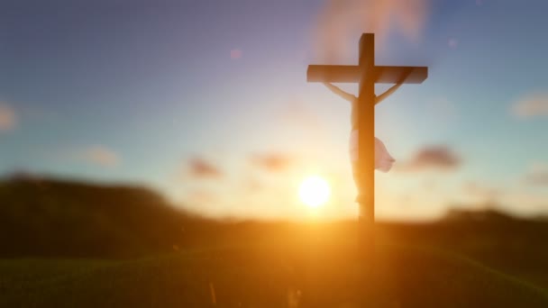 Silhouette of Jesus with Cross over sunset, blurry background, Luma Matte attached — Vídeos de Stock