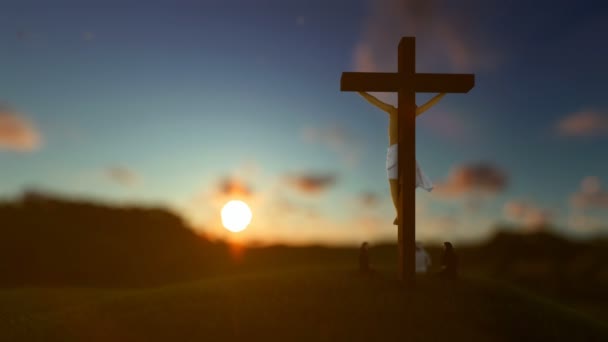 Jezus na krzyżu przeciwko piękne rozmyte wierzących zachód, modląc się — Wideo stockowe