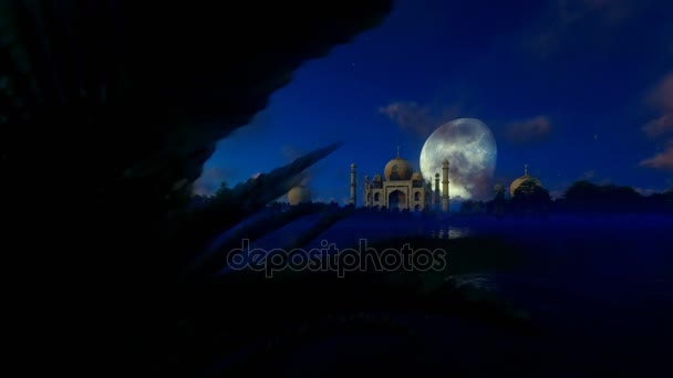 Taj Mahal, vista dal fiume Yamuna, velivolo passando contro la bella luna, panning — Video Stock