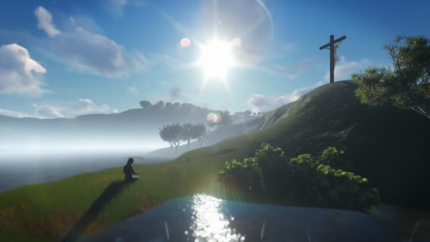 Mujer cristiana rezando a Jesús Cruz, cielo azul, 4k — Vídeos de Stock