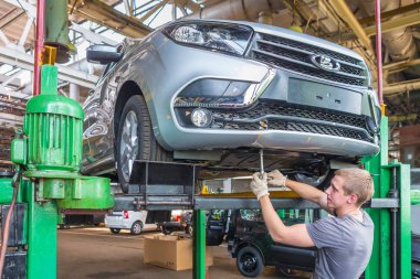 Togliatti Avtovaz otomobil fabrikası. Montaj hattı üretim otomobil Lada, Renault, Nissan, Datsun