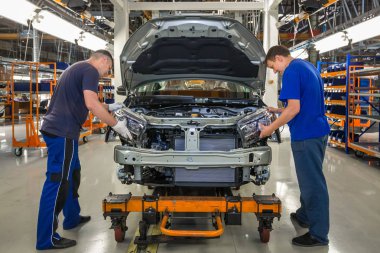 Togliatti Avtovaz otomobil fabrikası. Montaj hattı üretim otomobil Lada, Renault, Nissan, Datsun