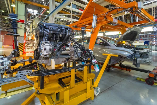 Auto plant Avtovaz in Togliatti. Assemblagelijn productie van auto's Lada, Renault, Nissan, Datsun — Stockfoto