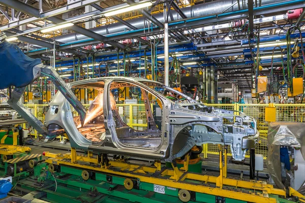 Automobile växt Avtovaz i Togliatti. Monteringslinje produktion av bilar Lada, Renault, Nissan, Datsun — Stockfoto