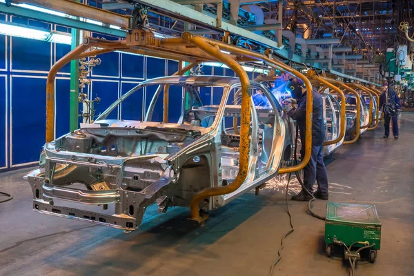 Automobile plant AVTOVAZ in Togliatti. Assembly line production of cars LADA, RENAULT, NISSAN, DATSUN — Stock Photo, Image