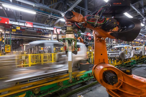 Fábrica de automóveis AVTOVAZ em Togliatti. Linha de montagem produção de carros LADA, RENAULT, NISSAN, DATSUN — Fotografia de Stock