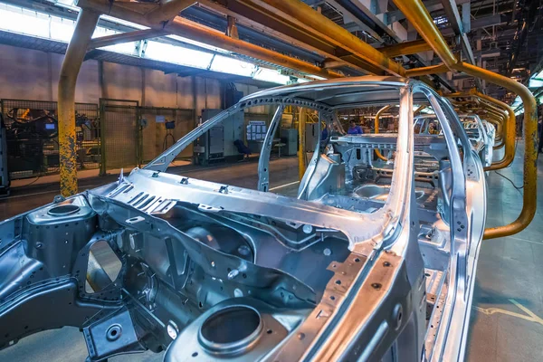 Automobile plant AVTOVAZ in Togliatti. Assembly line production of cars LADA, RENAULT, NISSAN, DATSUN — Stock Photo, Image