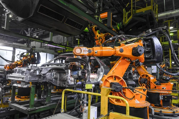 Fábrica de automóveis AVTOVAZ em Togliatti. Linha de montagem produção de carros LADA, RENAULT, NISSAN, DATSUN — Fotografia de Stock