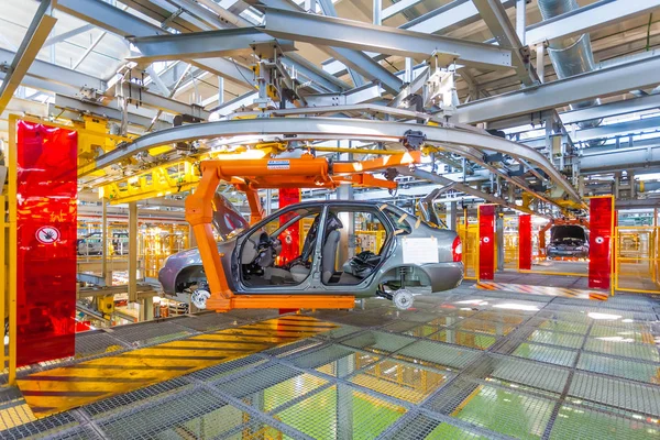 Togliatti Avtovaz otomobil fabrikası. Otomobil Lada, Renault, Nissan, Datsun imalatı montaj hatları