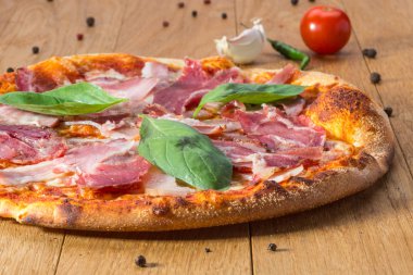 Pizza ve pizza dilimi