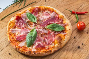 Pizza ve pizza dilimi