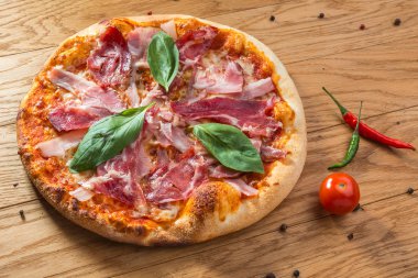 Pizza ve pizza dilimi