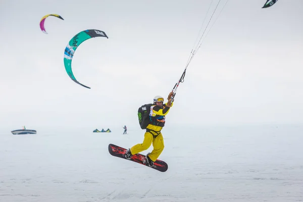 Rússia, Togliatti - 25 de fevereiro de 2017: Snow kite — Fotografia de Stock