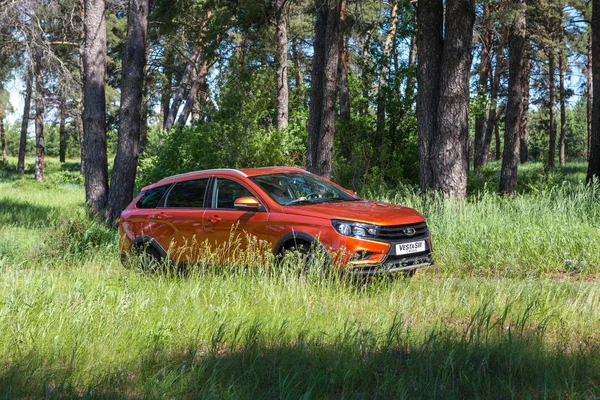 Apresentação do novo LADA VESTA SW e SWC - Sport Wagon Cross — Fotografia de Stock