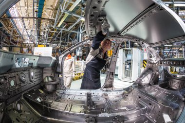 Yeni araba Lada Vesta Sport Wagon çapraz kaynak üretimi