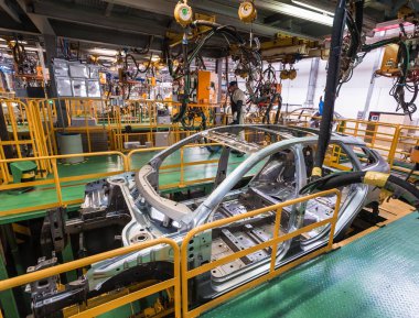 Yeni araba Lada Vesta Sport Wagon çapraz kaynak üretimi