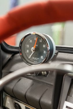 Togliatti, Samara Oblastı / Rusya - 13 Nisan 2020: VAZ 2101 Tour d 'Europe 1971 Rally otomobili LADA Spor Bahçesi' ne park edilmiştir. 50. Yıl dönümünde Kopeika aracı üretimi 1970 yılında başladı