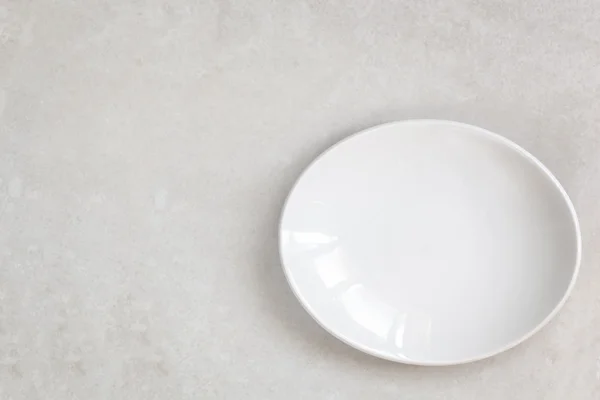 Widok z góry pusty talerz owalny biały — Zdjęcie stockowe