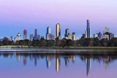Melbourne Avustralya Albert Park Lake Sunr, her bakıldığında manzarası