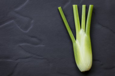 Rezene ampul üstten görünüm koyu Slate üzerinde