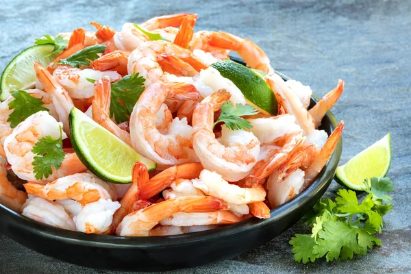 Platter of Shrimp with Lime and Cilantro, over Slate — Stock Photo, Image