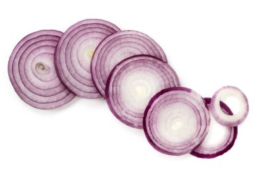 Kırmızı soğan dilimleri izole Üstten Görünüm