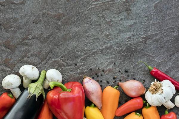 Vegetais de fundo de comida na ardósia Vista superior — Fotografia de Stock