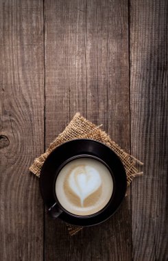 kapuçino eski vintage ahşap masa kahve fincan