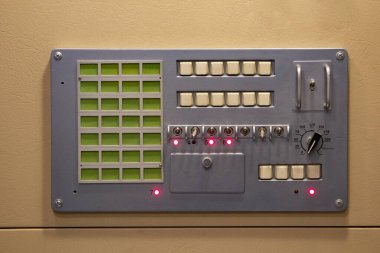 Eski moda şalter. Swit ile geri grunge kontrol paneli