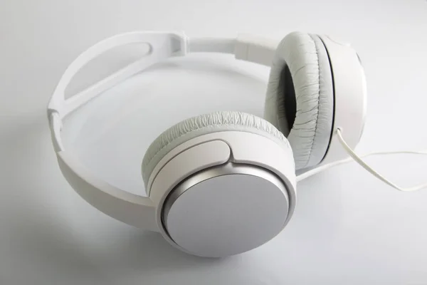 Casque Blanc Concept Musique Ligne Maquette Isoler Sur Blanc — Photo