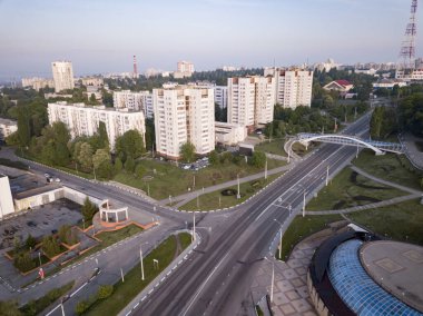 Boş caddelerin yukarıdan görünümü Hava Görünümü